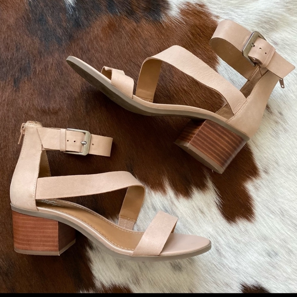 Crown Vintage Nude Heels